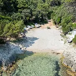 Island Gem - Five Bedroom *