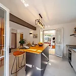 Island Gem - Five Bedroom *
