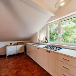 Island Gem - Five Bedroom Čara