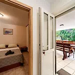 Apartament Island Gem - Five Bedroom Čara