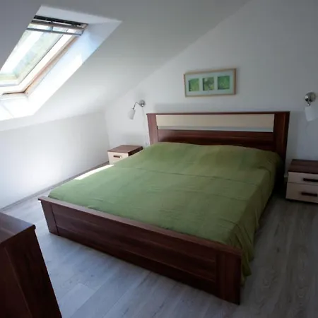 Island Gem - Five Bedroom Apartment *