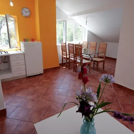 Island Gem - Five Bedroom *
