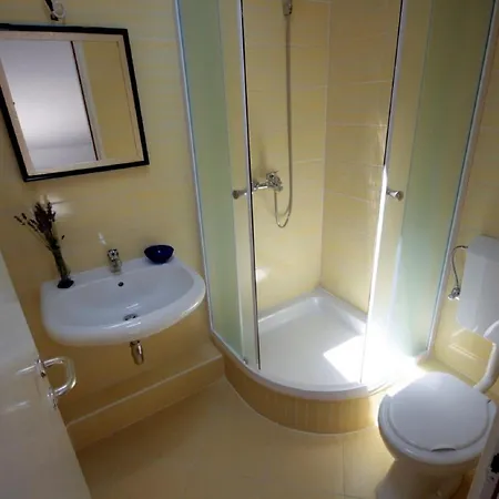 Island Gem - Five Bedroom Apartment Korcula Town