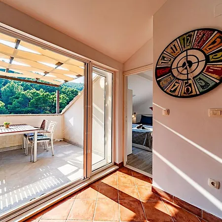 Island Gem - Five Bedroom *