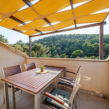 Island Gem - Five Bedroom *