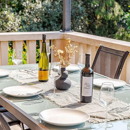 Island Gem - Five Bedroom Appartement Čara