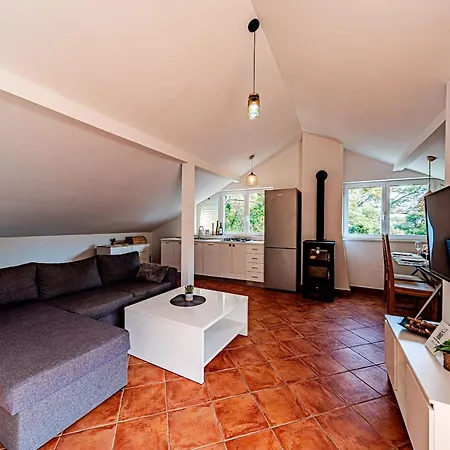 Island Gem - Five Bedroom Appartement Čara