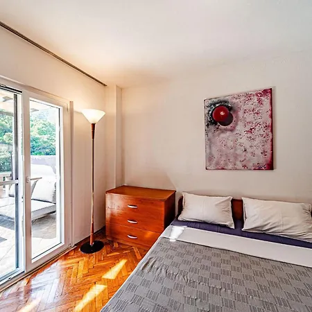 Island Gem - Five Bedroom *