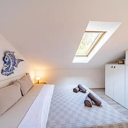 Island Gem - Five Bedroom *