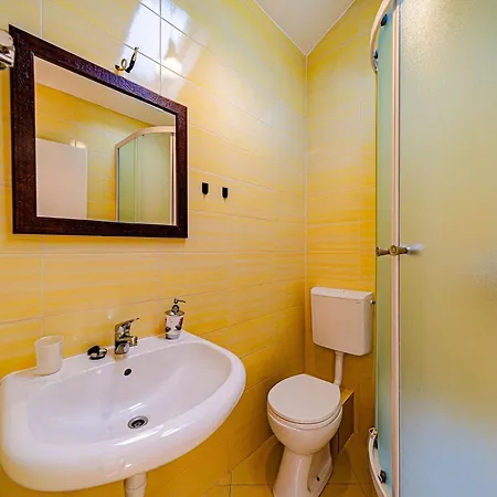 Island Gem - Five Bedroom * Čara