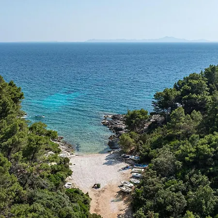 Island Gem - Five Bedroom Appartement *