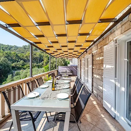 Island Gem - Five Bedroom * Čara