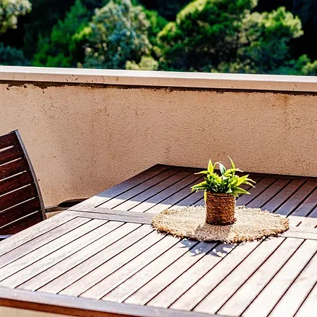 Island Gem - Five Bedroom