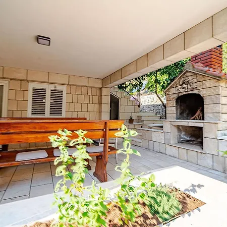Apartament Island Gem - Five Bedroom Čara