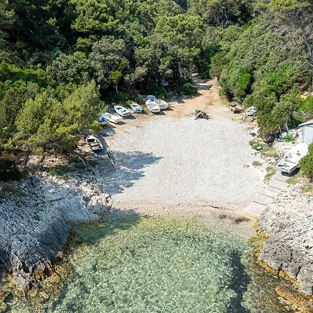 Island Gem - Five Bedroom *