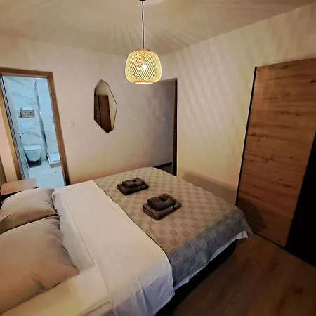Island Gem - Five Bedroom Čara