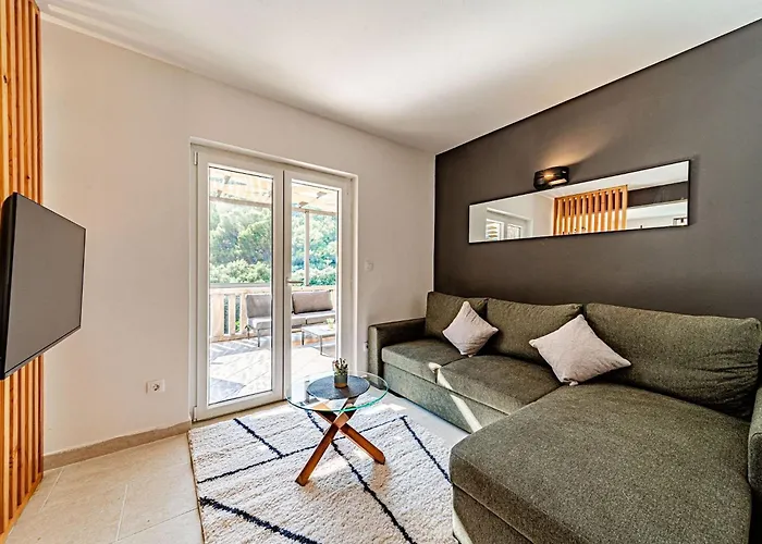 Island Gem - Five Bedroom * Čara