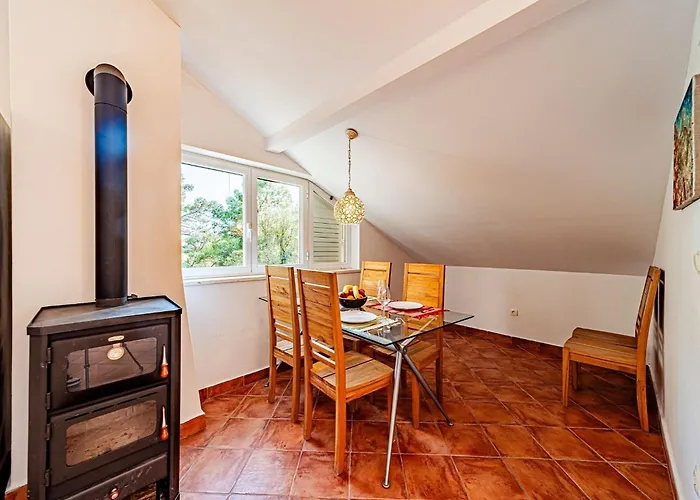 Island Gem - Five Bedroom *