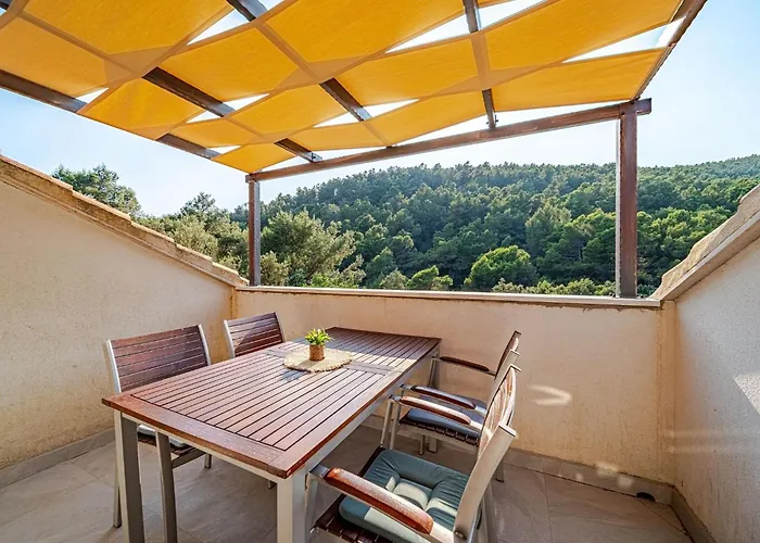 Island Gem - Five Bedroom *