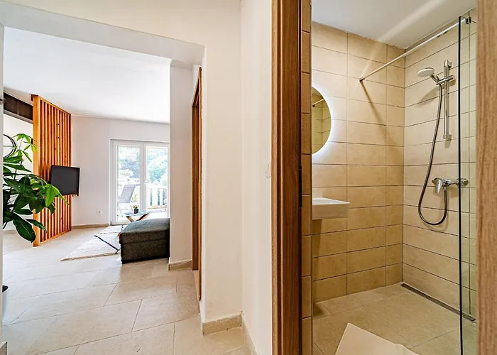 Island Gem - Five Bedroom 公寓 *