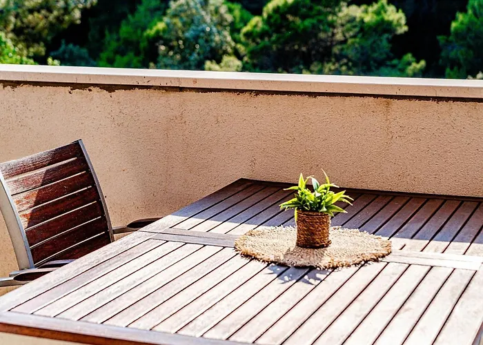 Island Gem - Five Bedroom