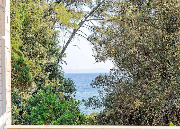 Island Gem - Five Bedroom * Čara