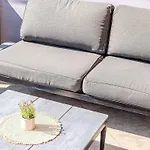 Island Gem - Five Bedroom Apartment *