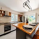 Island Gem - Five Bedroom Cara