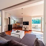 Apartment Island Gem - Five Bedroom *