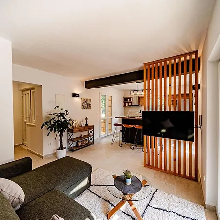 Island Gem - Five Bedroom * Čara