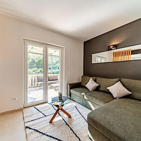 Island Gem - Five Bedroom * Čara