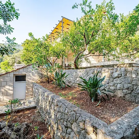 Island Gem - Five Bedroom * Čara