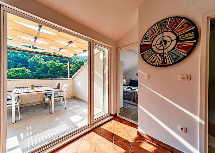 Island Gem - Five Bedroom *