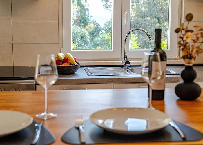 Island Gem - Five Bedroom *