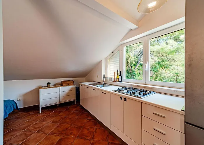 Island Gem - Five Bedroom Čara