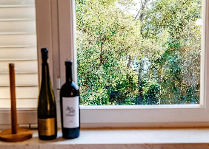 Island Gem - Five Bedroom 아파트